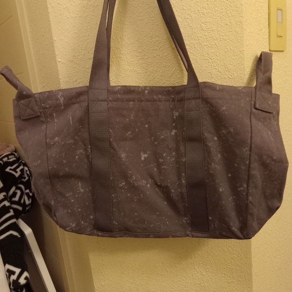 NWT PINK duffel bag - Picture 6 of 9